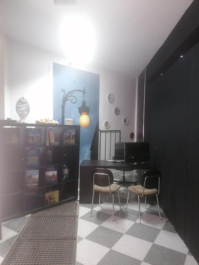 Hostal Casa Rosa Мадрид Екстериор снимка